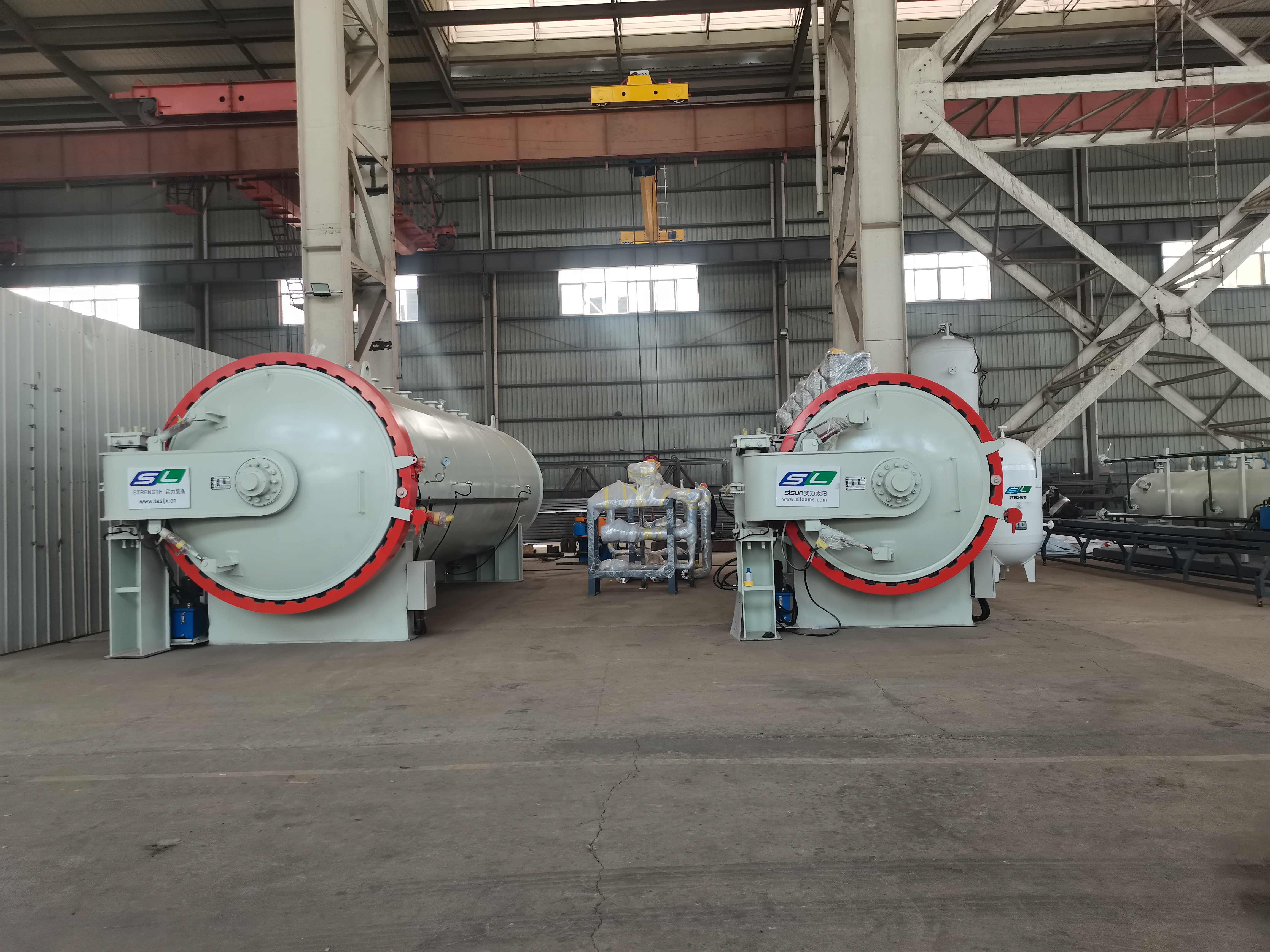 DN2000、DN2400兩臺(tái)新材料熱壓罐發(fā)往江蘇